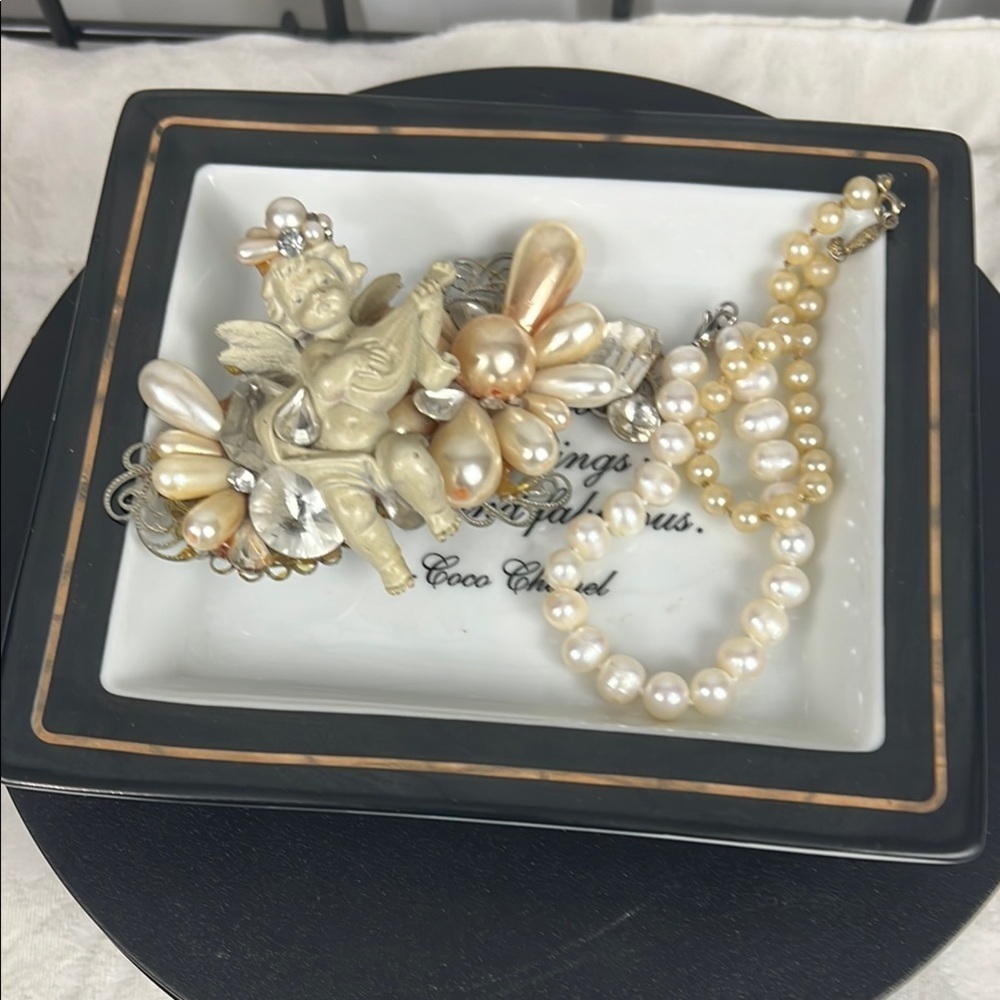 Gorgeous trinket dish with quote from CoCo Chanel Great gift idea 🎁🎁 - Picture 8 of 12